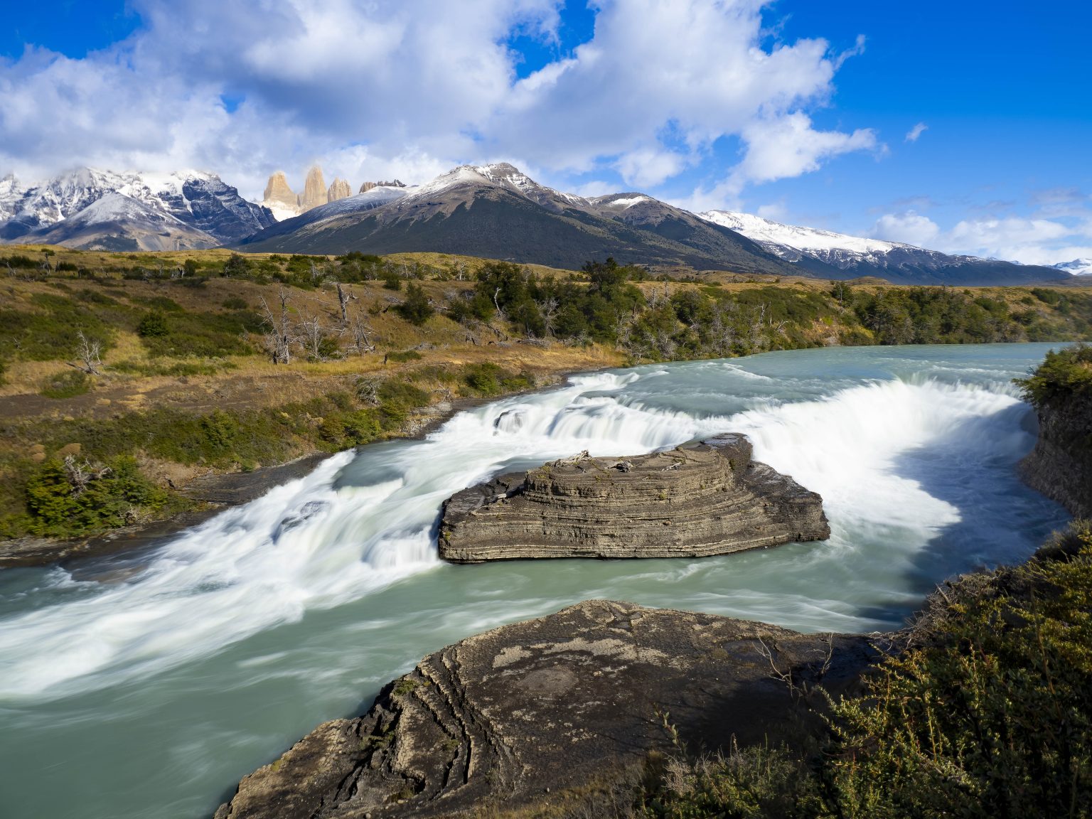 Cascada Rio Paine, Torres del Paine NP (by David Jaffe)